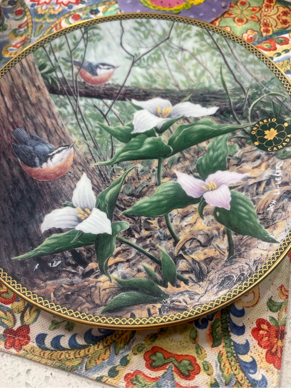 Decorative Floral & Bird Collectible Plate - White and Green Trilliums